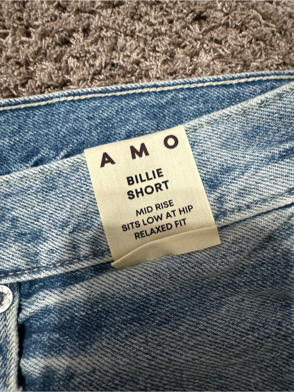 AMO
Billie Short - Picture 3 of 5
